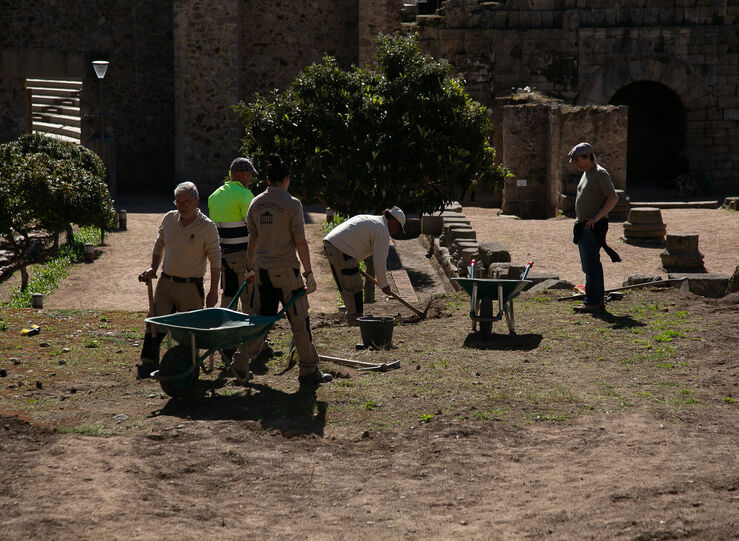 Junta destina 20000 euros al Campo Voluntariado Juvenil Yacimiento Arqueolgico de Mrida