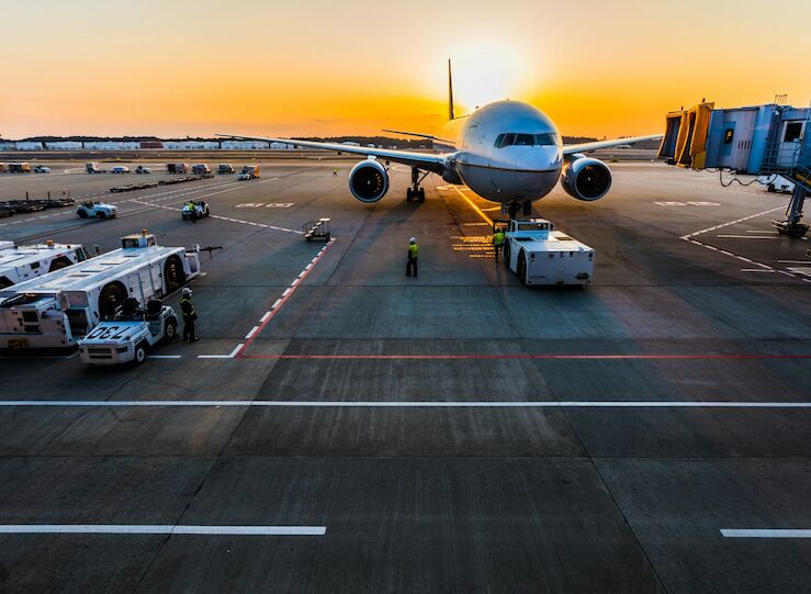 Cmo dejar el coche en el aeropuerto sin estrs y ahorrar