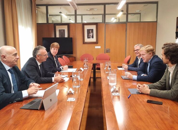 CHG Junta y Ayuntamiento de Badajoz llegan a acuerdo para erradicar nenfar del Guadiana