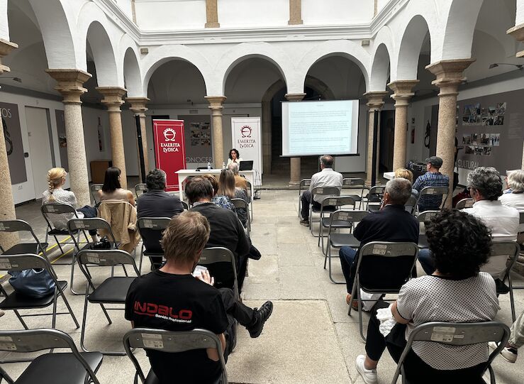 Arranca ciclo de conferencias de Emerita Lvdica con una visita guiada a la Huerta de Otero