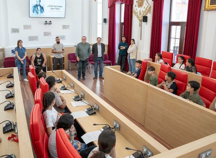 Alumnos del CEIP Jos Mara Calatrava conocen el cuadro del poltico emeritense