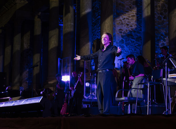 Raphael vuelve a los escenarios el prximo domingo en el Teatro Romano de Mrida