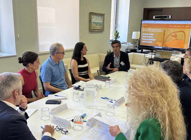 El sector citrcola espaol impulsa un videojuego para ensalzar el zumo de naranja