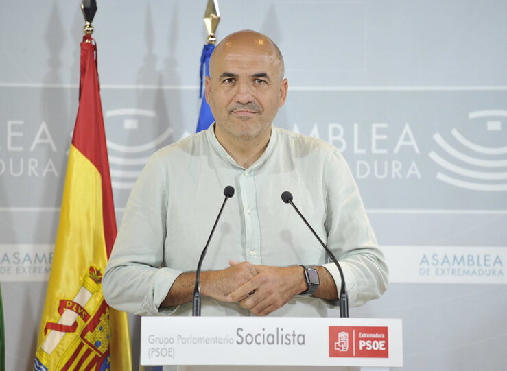 PSOE apoya protesta para reclama cobertura bajas enfermeros en el SEPAD