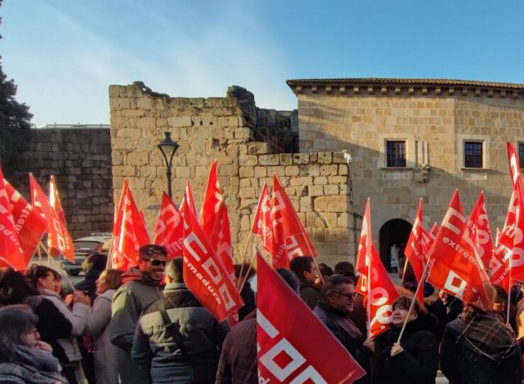 CCOO alerta de la falta de personal en muchos centros de la Junta por no abrir bolsas