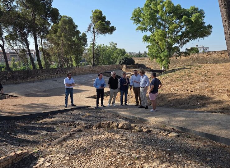 Badajoz pone en valor el camino cubierto de la ladera de la Alcazaba 