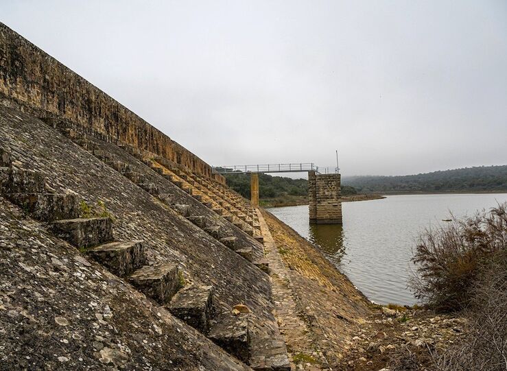 La CHG licita las obras de reparacin del canal alimentador del embalse de Cornalvo