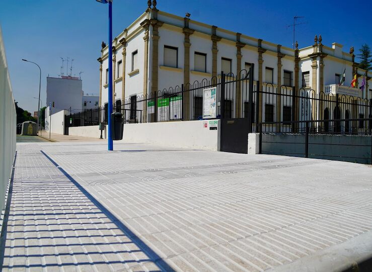 Ayuntamiento Badajoz refuerza seguridad vial en el entorno de varios centros educativos