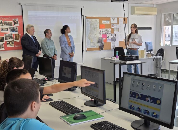 Nios de 9 aos en adelante participan en Badajoz en la iniciativa Campamento Digital