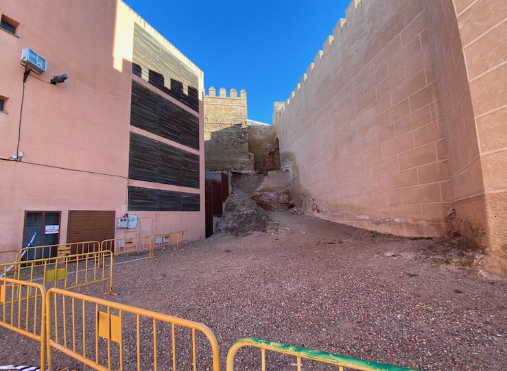 PSOEBadajoz ve muy grave actitud Gobierno local ante derrumbe de tramo de la Alcazaba