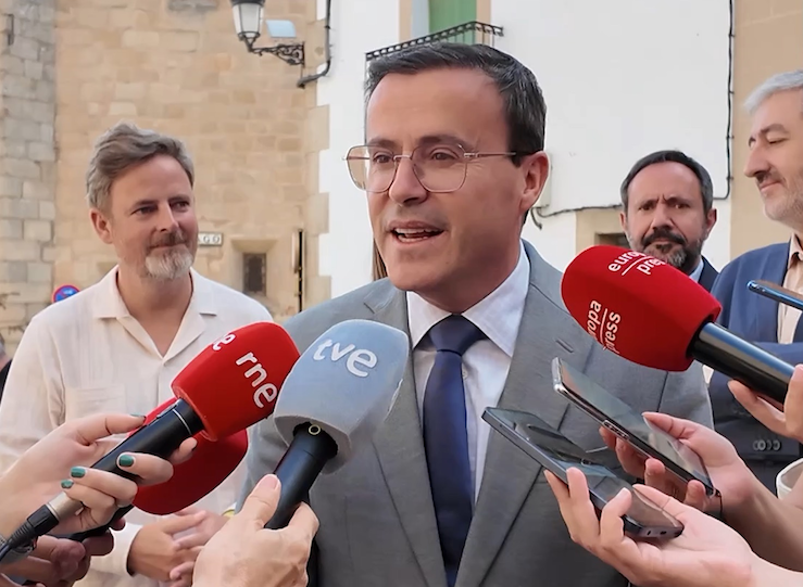 Gallardo preocupado ante el conflicto del transporte escolar Se ha cerrado en falso