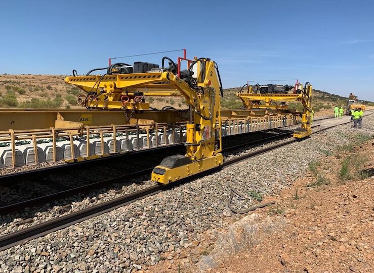 Adif adjudica renovacin va de un tramo de la lnea MridaLos Rosales por 123 millones