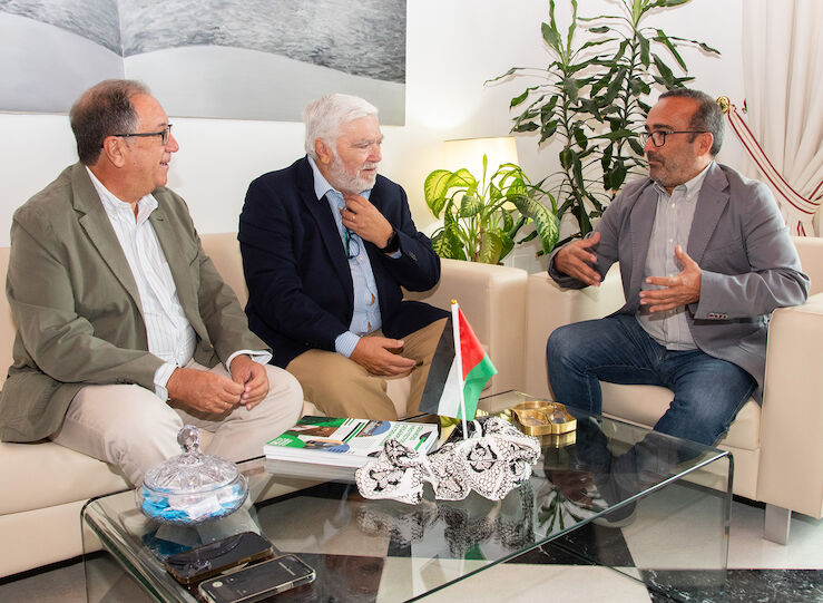 Morales aborda con Club Senior de Extremadura evolucin de varios proyectos industriales