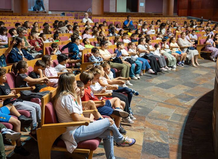 Escolares emeritenses celebran el Da Internacional de las Bibliotecas
