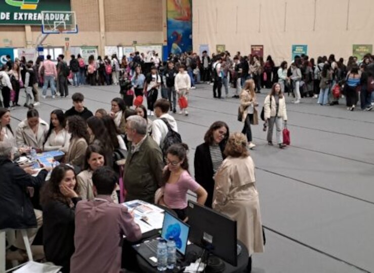 Ms de 4000 estudiantes conocen la oferta de la UEx en la XIV Feria Educativa