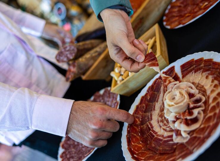 Ruta del Ibrico Dehesa de Extremadura difunde su catlogo de experiencias en Portugal