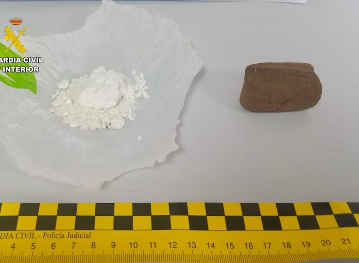 Una joven es detenida por trfico de drogas en Perales del Puerto