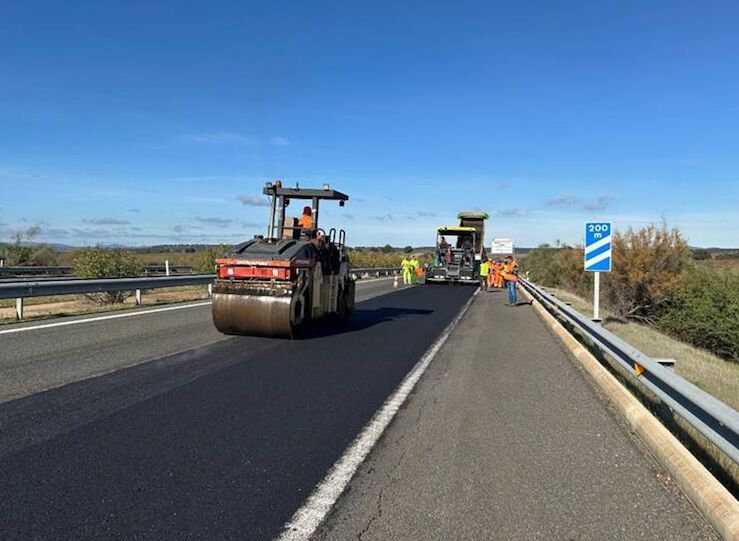 229 millones en un contrato para conservar 168 km de carreteras en la provincia pacense