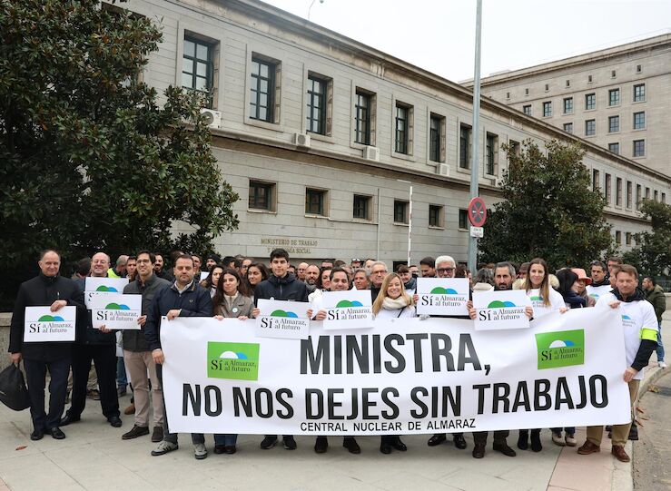 Tres colectivos entregan cartas a Yolanda Daz a favor de la continuidad de Almaraz 