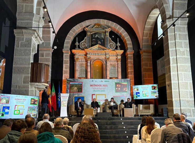 Expertos y agentes locales espaoles y lusos tratan estrategias en lucha contra incendios