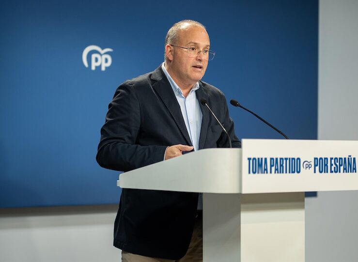 Tellado tacha a Gallardo de candidato de paja de Snchez y augura al PSOE un desastre 