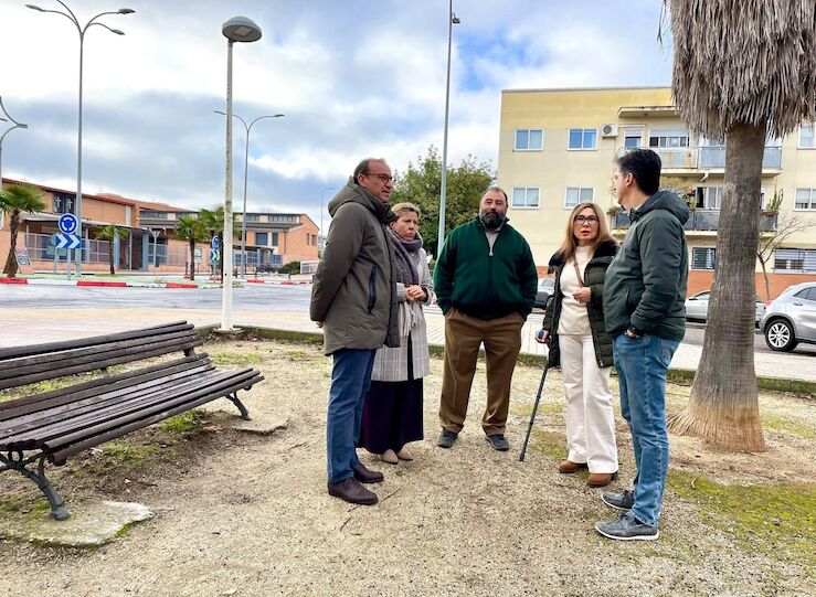 Ayuntamiento Cceres inicia el asfaltado de la calle Ana Mariscal y mejoras en Mejostilla