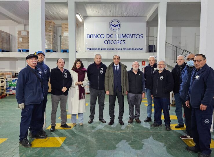 Mateos destaca la labor del Banco de Alimentos de Cceres con las personas ms vulnerables