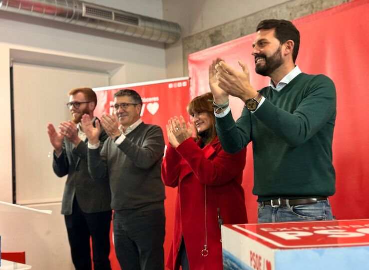 Patxi Lpez augura un gran resultado el 21D porque los socialistas no se rinden nunca