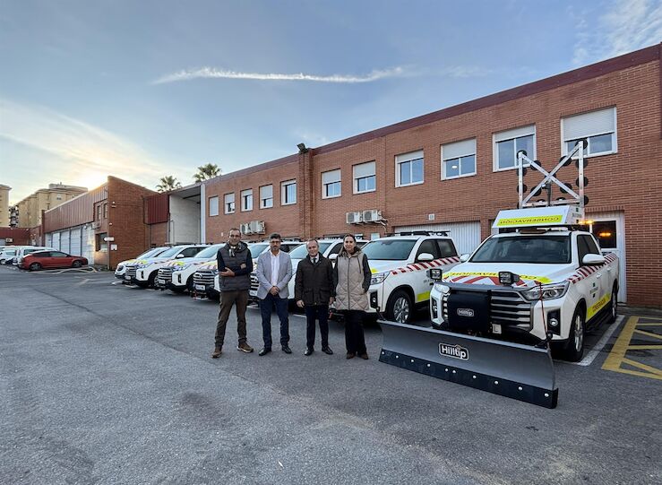 6 nuevos vehculos pick up para conservacin de carreteras afectadas por hielo y nieve