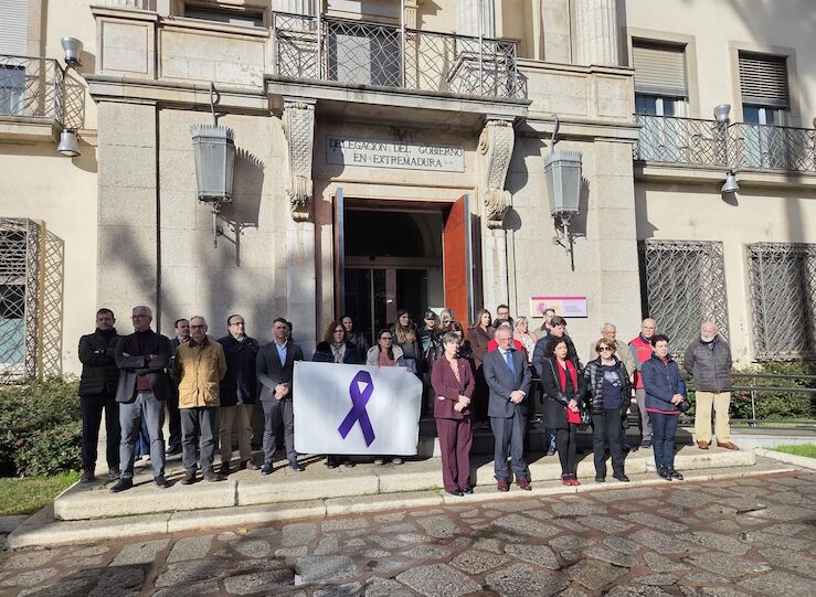Minuto de silencio en Delegacin del Gobierno por ltimas vctimas de violencia de gnero
