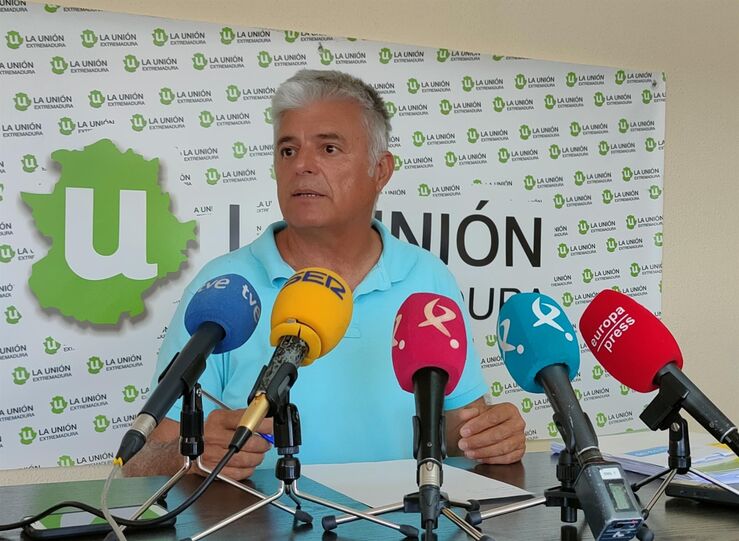 La Unin critica que la Consejera de Agricultura no le invitara a reunin sobre cereceros