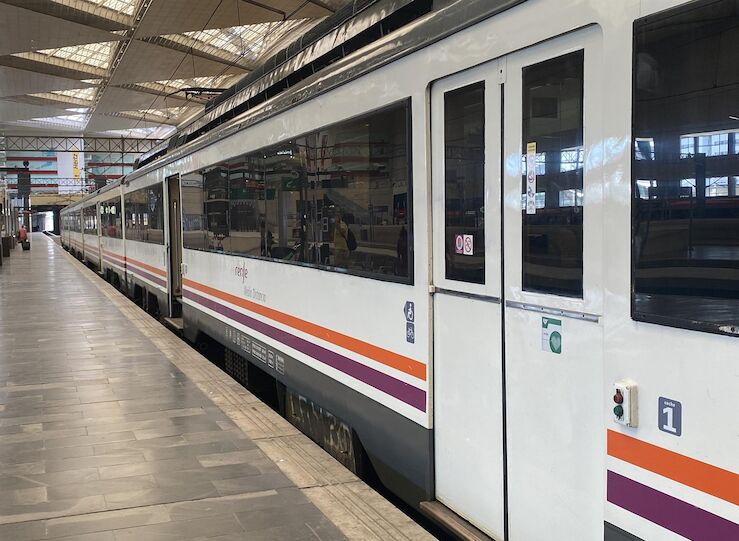 Renfe refuerza corredor MadridExtremaduraSevilla con 736 plazas ms hasta el viernes