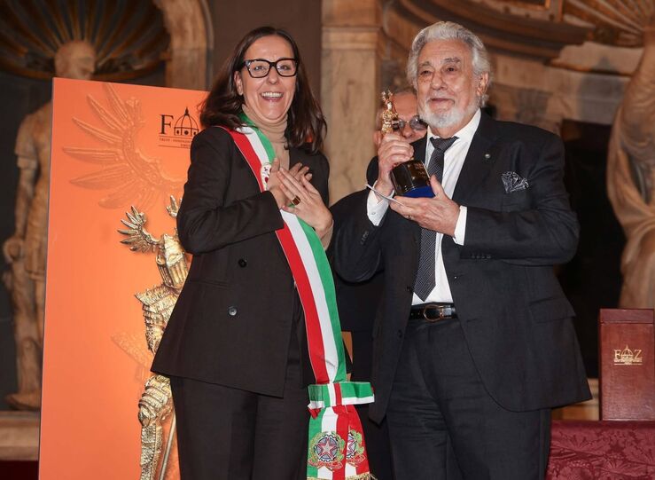 El maestro Plcido Domingo es reconocido con el Premio Zeffirelli tras una entrega activa
