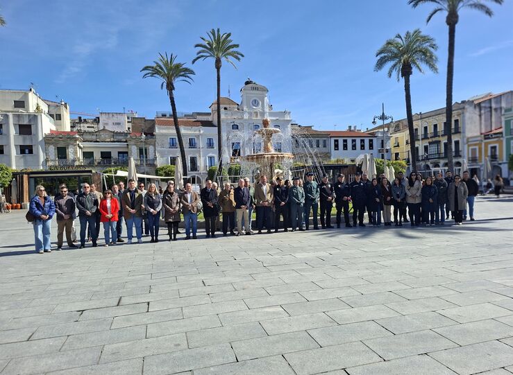 Mrida se suma al minuto de silencio por el Da Europeo de las Vctimas del Terrorismo