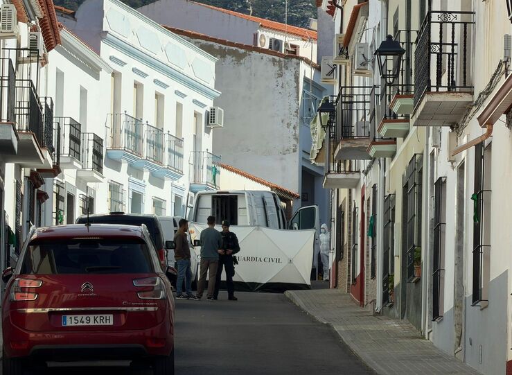 Guardia Civil UCO y familia Fca Cadenas recibirn Escudo de Oro de la Villa de Hornachos