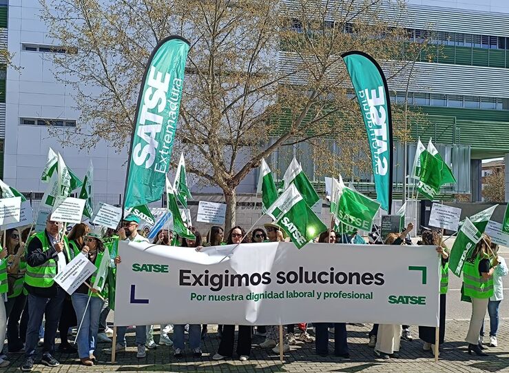 Enfermeras y fisioterapeutas reclaman a las administraciones su derecho a la conciliacin