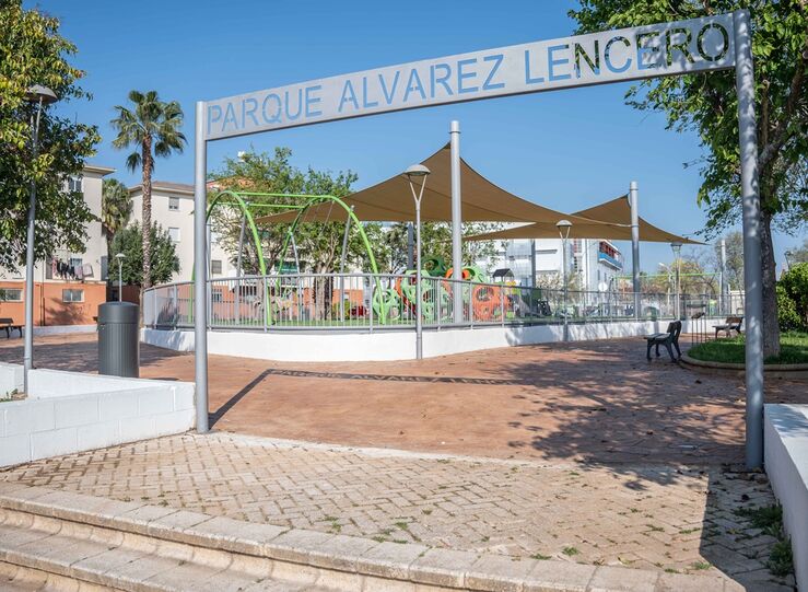 Nueva rea de juegos infantiles en el parque lvarez Lencero de Bellavista en Mrida