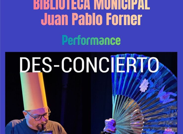 Desconcierto performance de poesa en la Biblioteca Municipal de Mrida