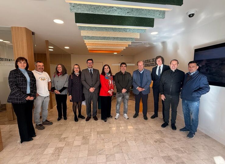 Caja Rural de Extremadura renueva su oficina en Jarandilla de la Vera y mejorar atencin