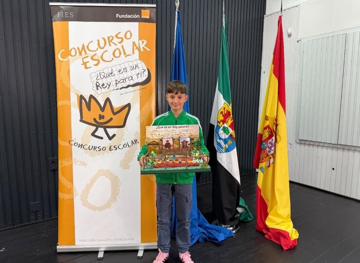 Alumno de Montijo gana 45 edicin del concurso Qu es un rey para ti en Extremadura
