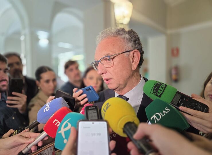 Quintana G Espada debe arrepentirse de sus palabras poco humanas sobre migrantes