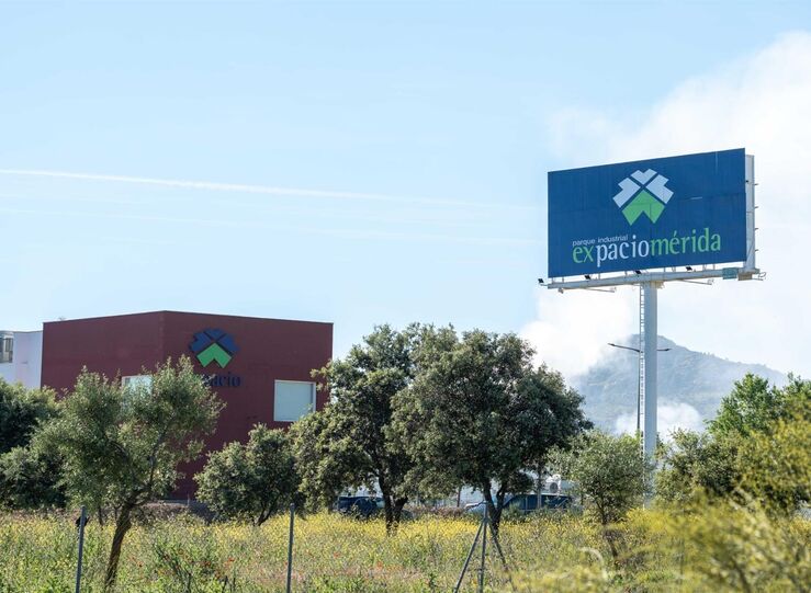 Ayuntamiento Mrida concede licencia definitiva a proyecto fbrica ctodos de Hunan Yuneng