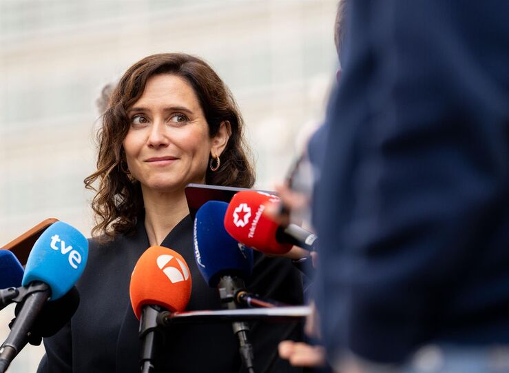 Ayuso celebra acuerdo PPVox en Extremadura por lo que toca ponerse manos a la obra