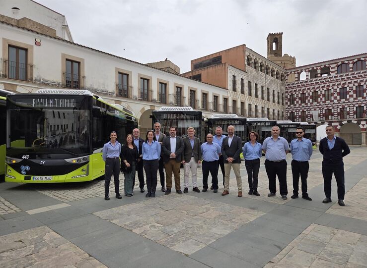 El Ayuntamiento de Badajoz adquiere 7 nuevos autobuses elctricos 