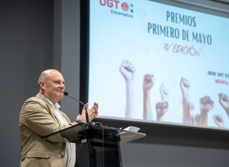 Fuster reivindica el papel de las centrales sindicales en la defensa de la democracia 