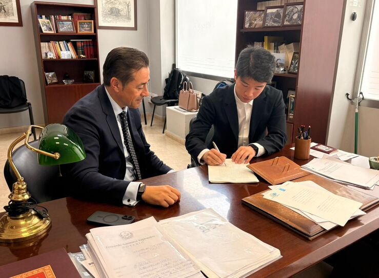 La fbrica de Ctodos de Hunan Yuneng materializa compraventa de parcela en ExpacioMrida