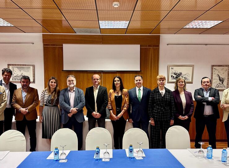 Hoteleros extremeos analizan nuevos retos del sector como el absentismo laboral o la IA