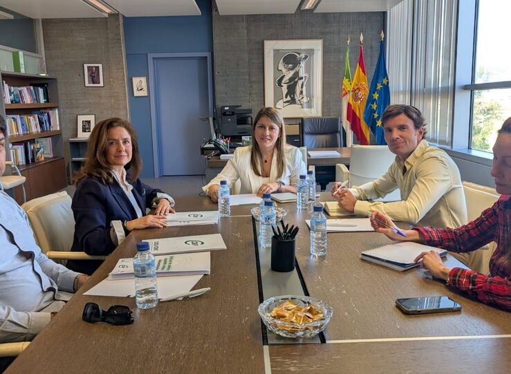CSIF presenta a la nueva consejera de Educacin mejoras para dignificar la labor docente