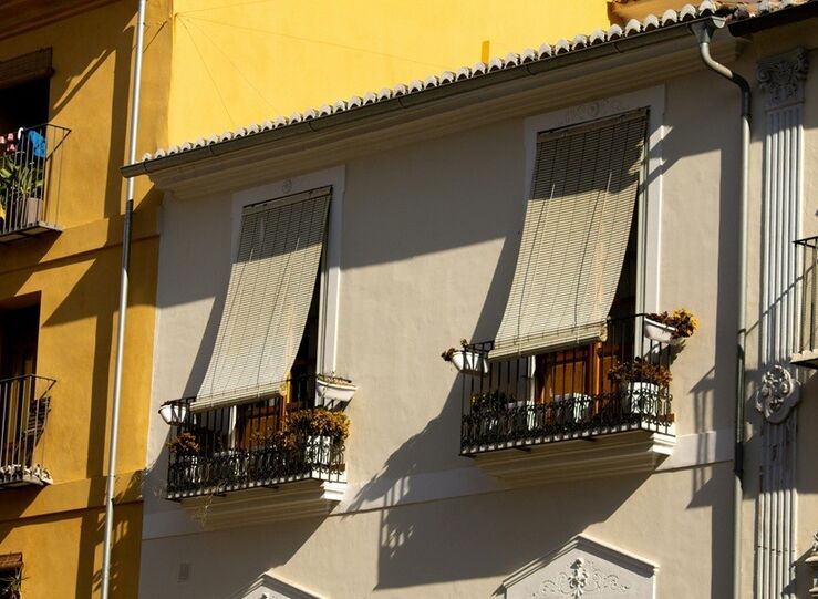 El clima de la Costa Blanca y el desgaste constante de las persianas