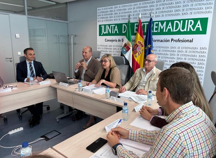 La Junta y UEx impulsan nuevos ttulos adaptados al tejido productivo regional